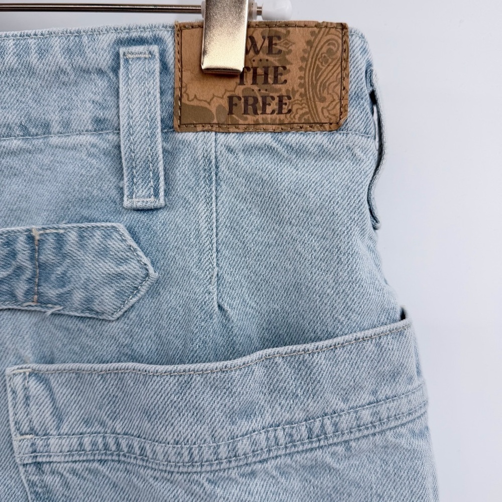 WE THE FREE Major Leagues Mid Rise Cuffed Jeans Light Wash 26 - Picture 5 of 9